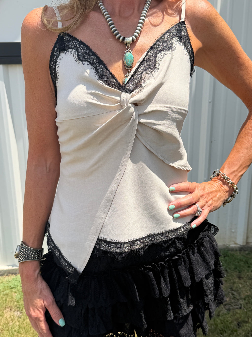 Lace Twist Slim V-neck Strap Tank Top