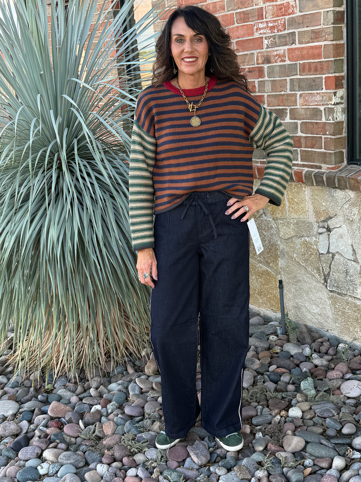 HIGH RISE WIDE LEG SIDE STRIPED JEANS