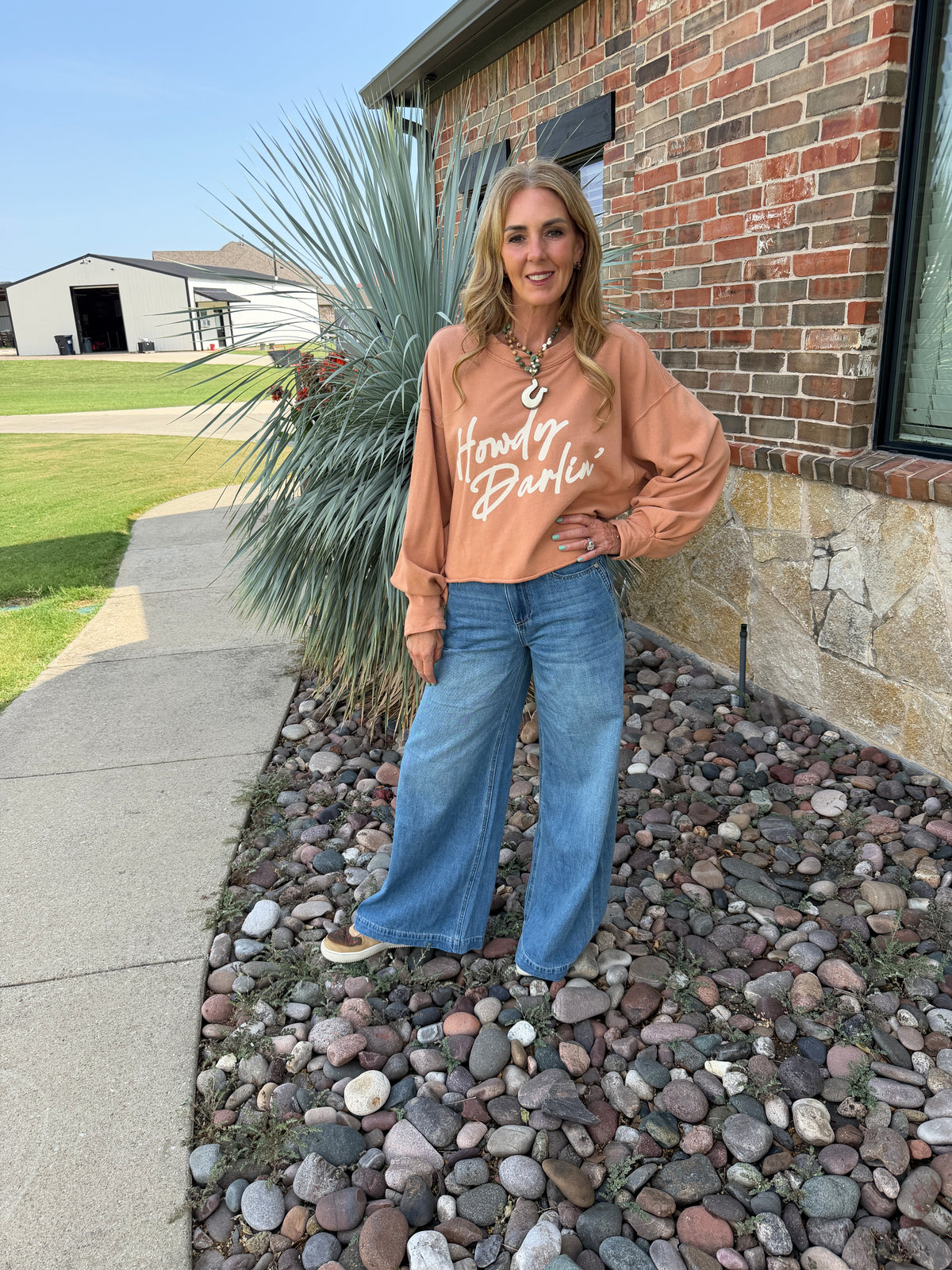 Howdy Darlin' Graphic Cropped Sweatshirt