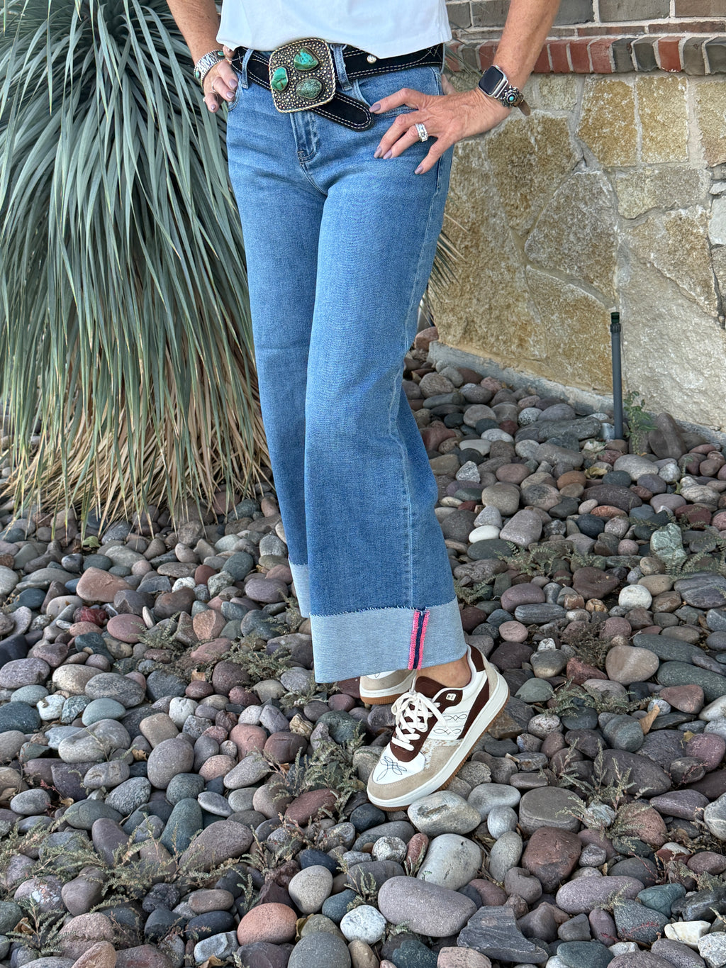 MID RISE CROP WIDE LEG CUFFED JEANS