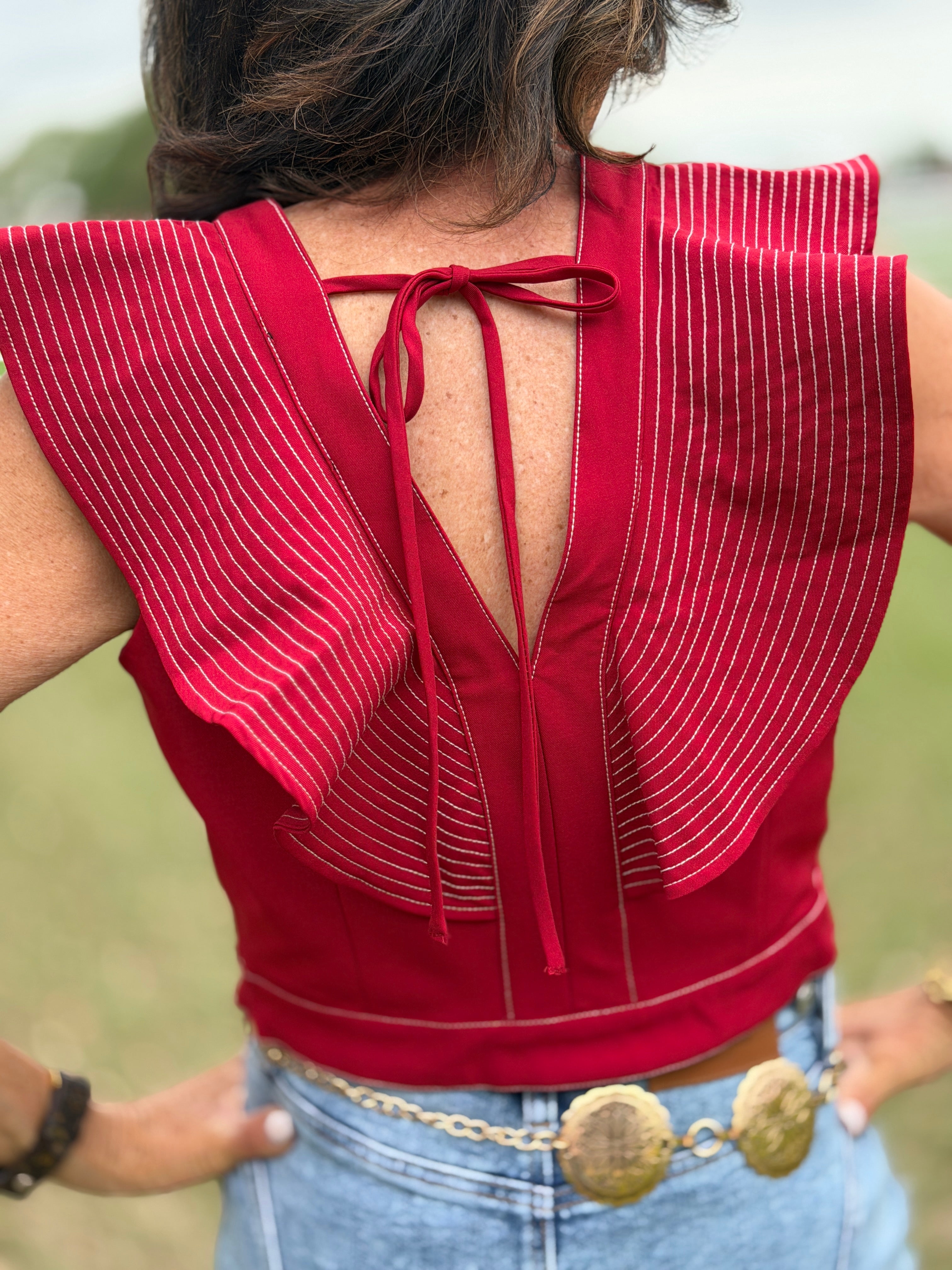Top Stitch Ruffle Detail V-neck Top