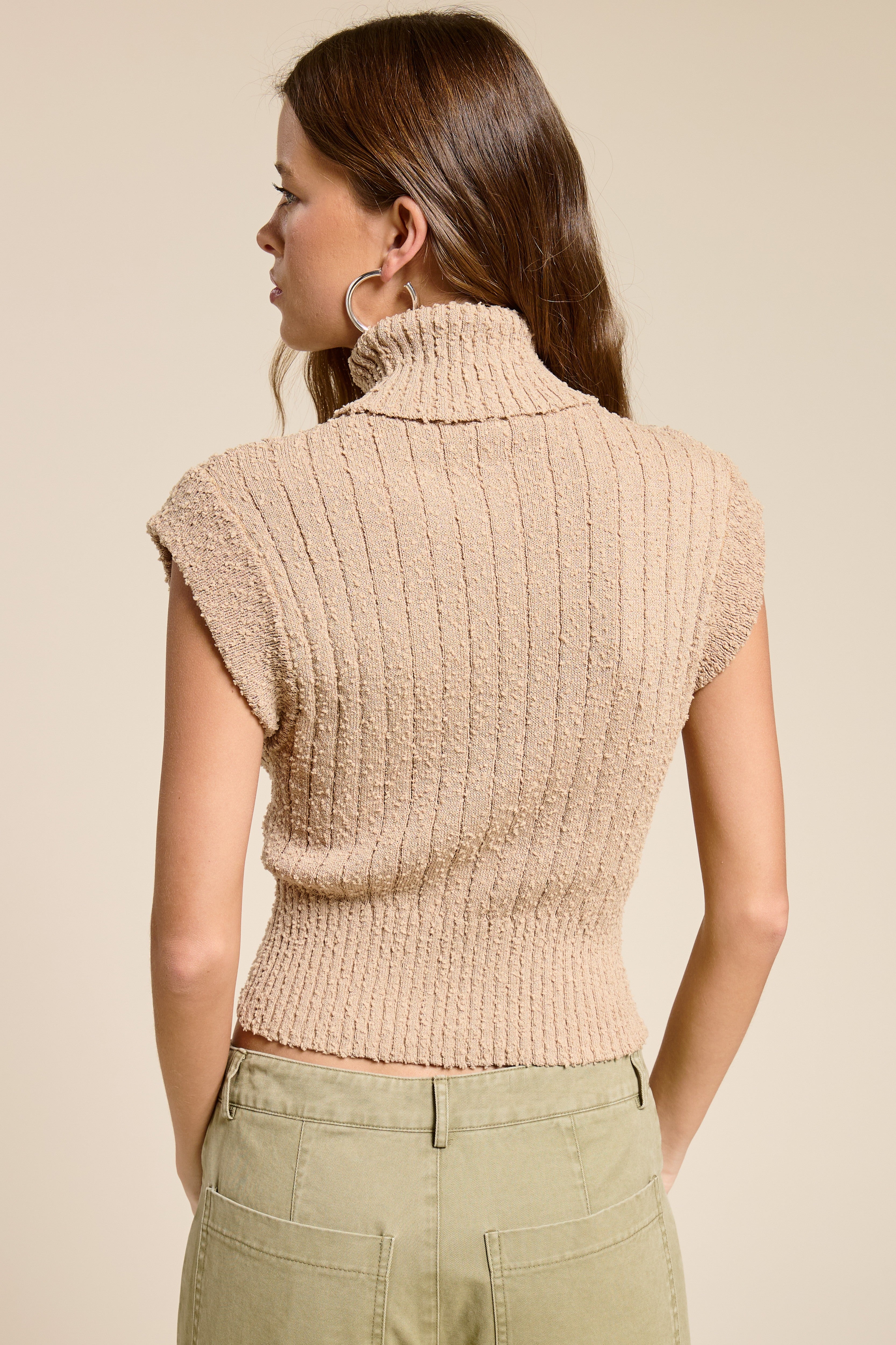 Sleeveless Turtleneck Sweater Textured Top